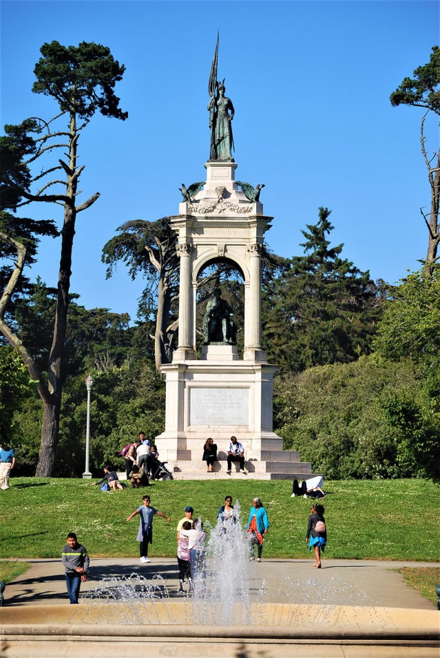 Monument FSKey fountain