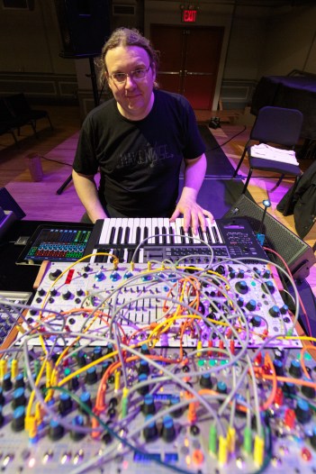 Thomas Dimuzio - 20130519 Roulette, Brooklyn (photo by Scott Friedlander).jpg