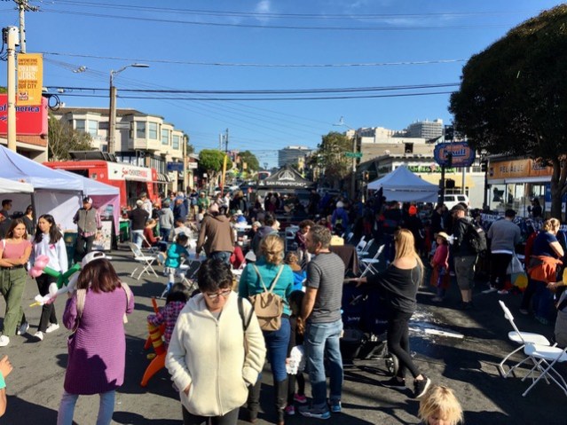 Sunset Flea crowd photo